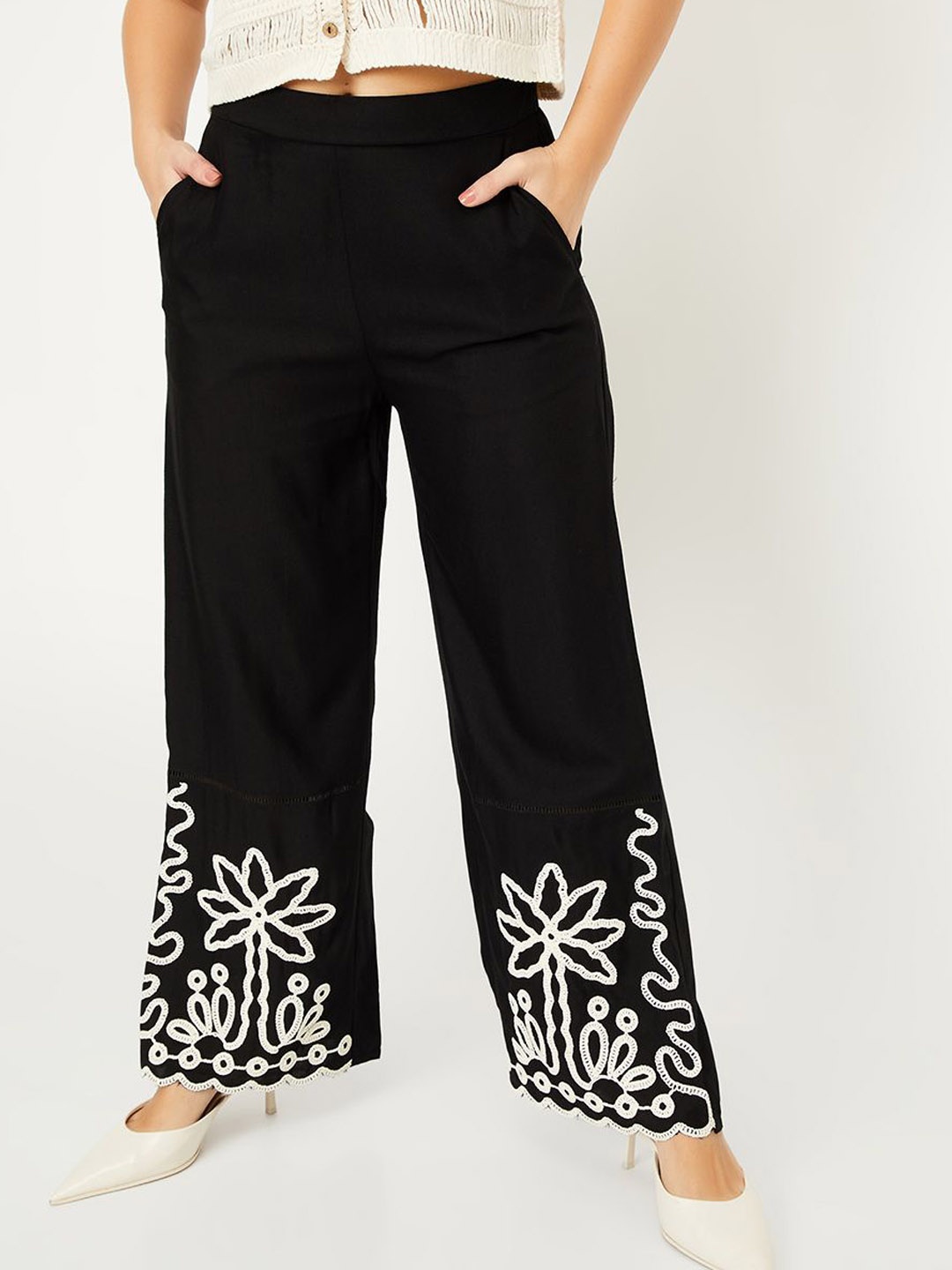 

max Women Printed Trousers, Black