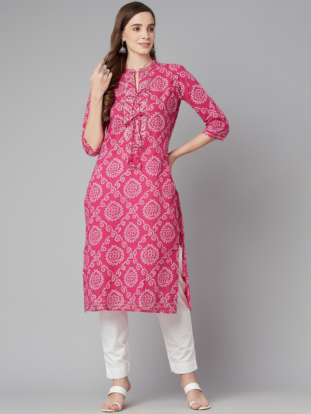 

Chandbaali Bandhani Printed Gotta Patti Mandarin Collar Straight Kurta, Pink