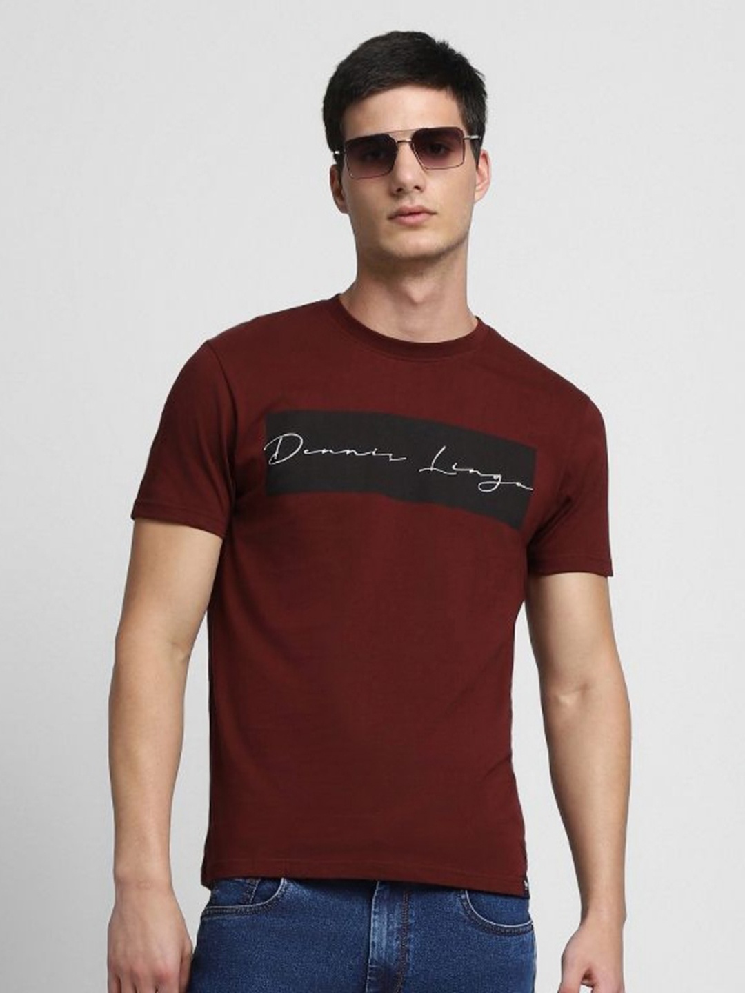 

Dennis Lingo Men Typography Printed Round Neck Regular Fit Cotton T-shirt, Burgundy