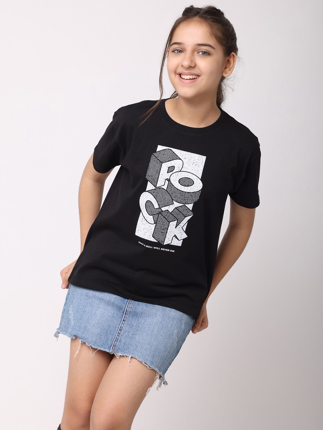 

Wakai Girls Typography Printed Round Neck Cotton T-shirt, Black