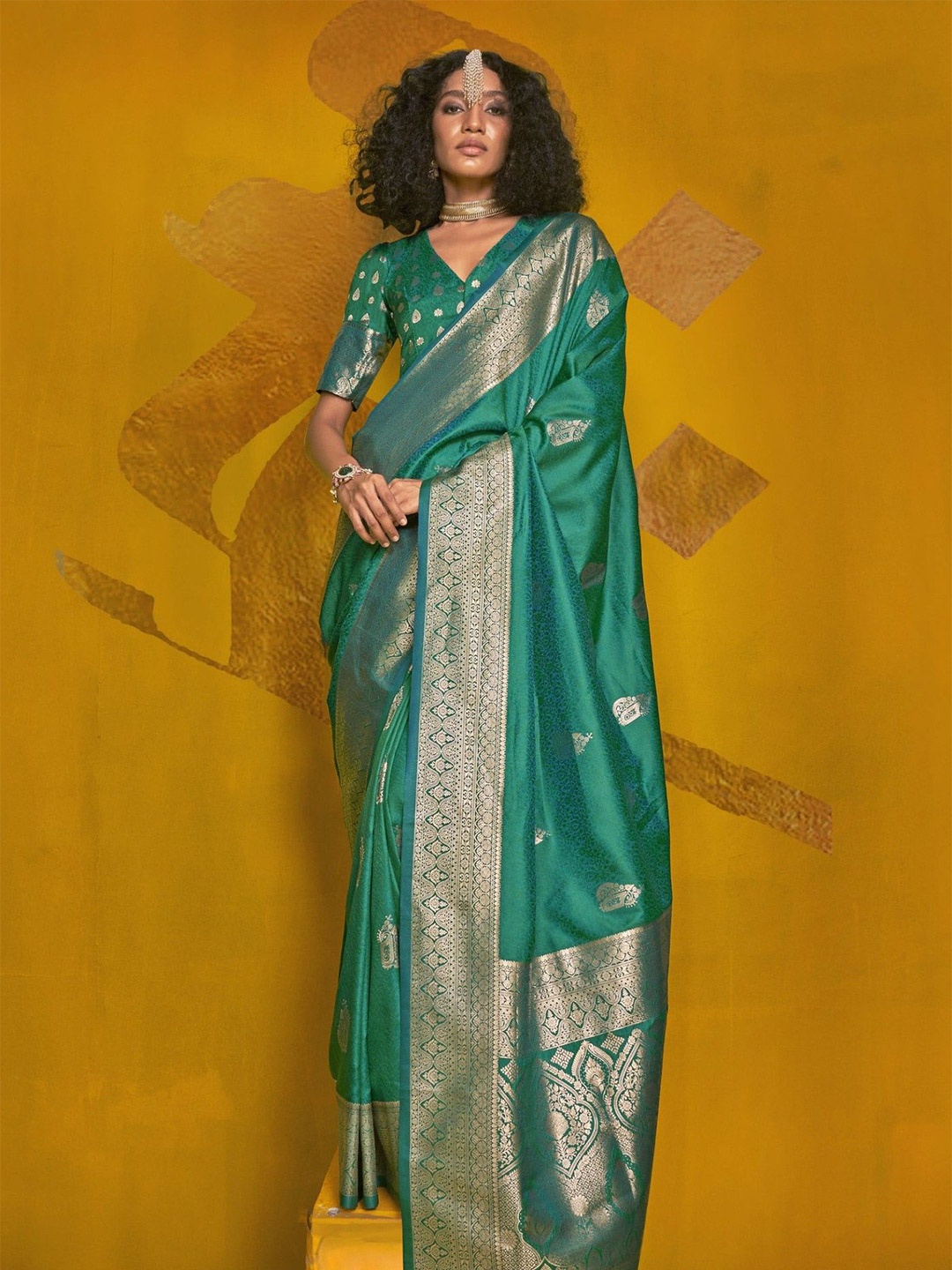 

MySilkLove Woven Design Zari Silk Blend Banarasi Saree, Green