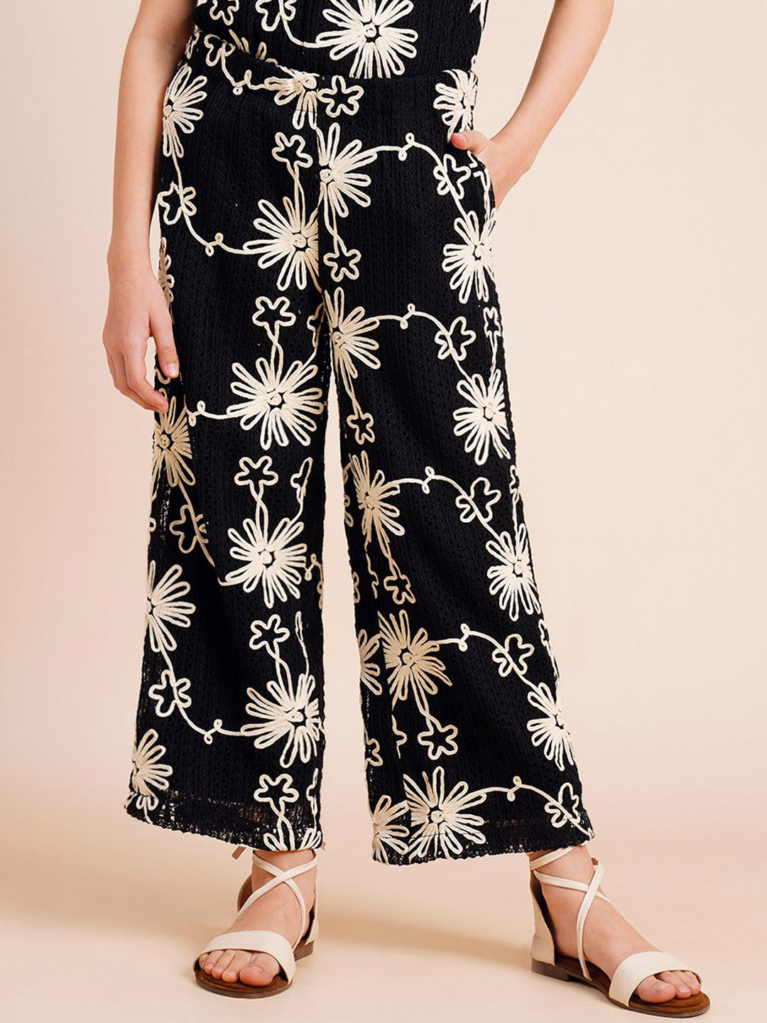 

Vero Moda Girls Cotton Floral Printed Trousers, Black
