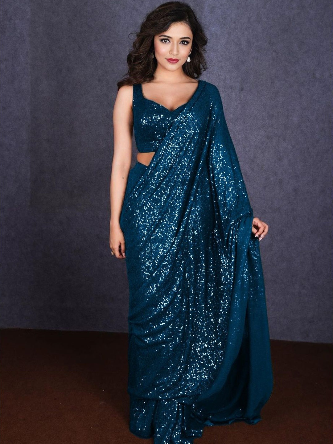 

ANJANI TEXTILE Embellished Sequinned Heavy Work Saree, Turquoise blue
