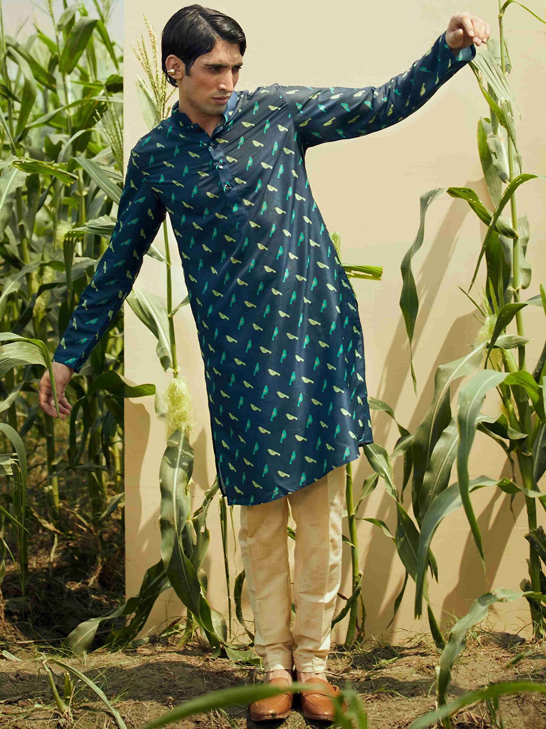 

Eleven Brothers Quirky Printed Mandarin Collar Kurta With Trouser, Blue