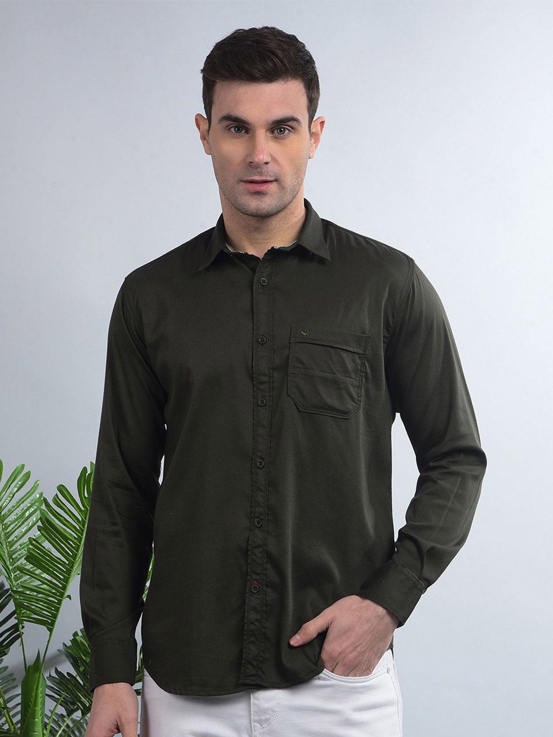 

COBB Men Spread Collar Solid Elastane Casual Shirt, Olive