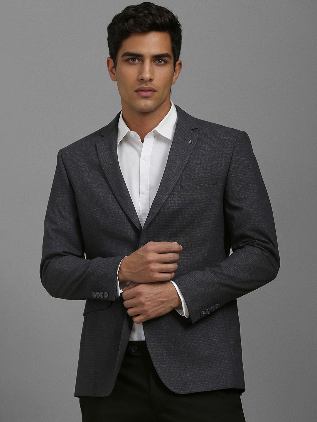 

Van Heusen Textured Slim Fit Long Sleeves Single Breasted Blazer, Charcoal