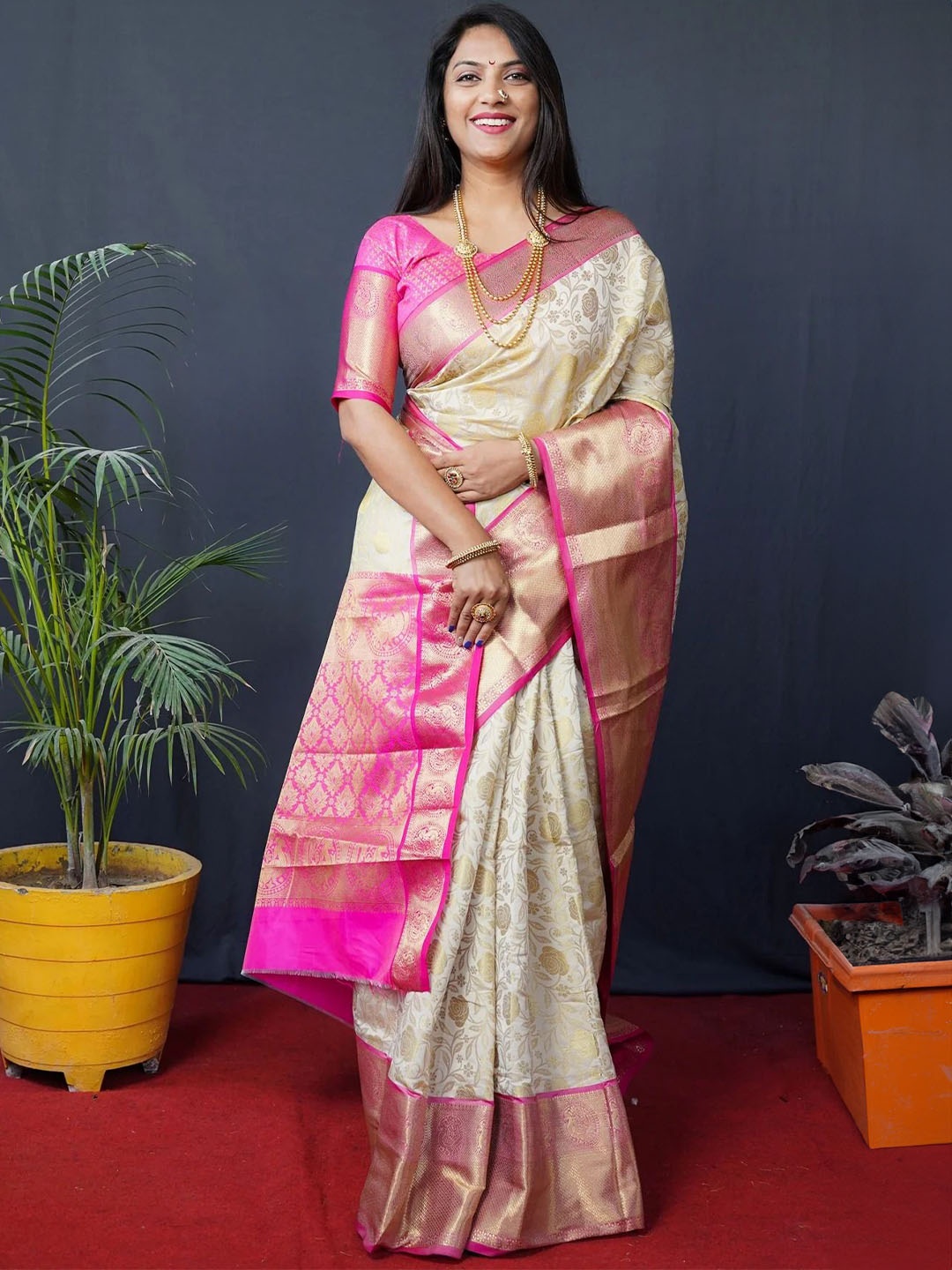 

SILKWEAR Woven Design Zari Silk Cotton Banarasi Saree, Cream