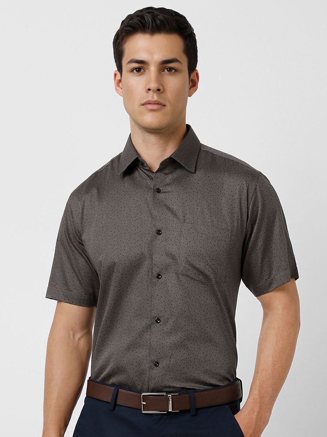 

Van Heusen Men Regular Fit Spread Collar Floral Printed Cotton Party Shirt, Grey