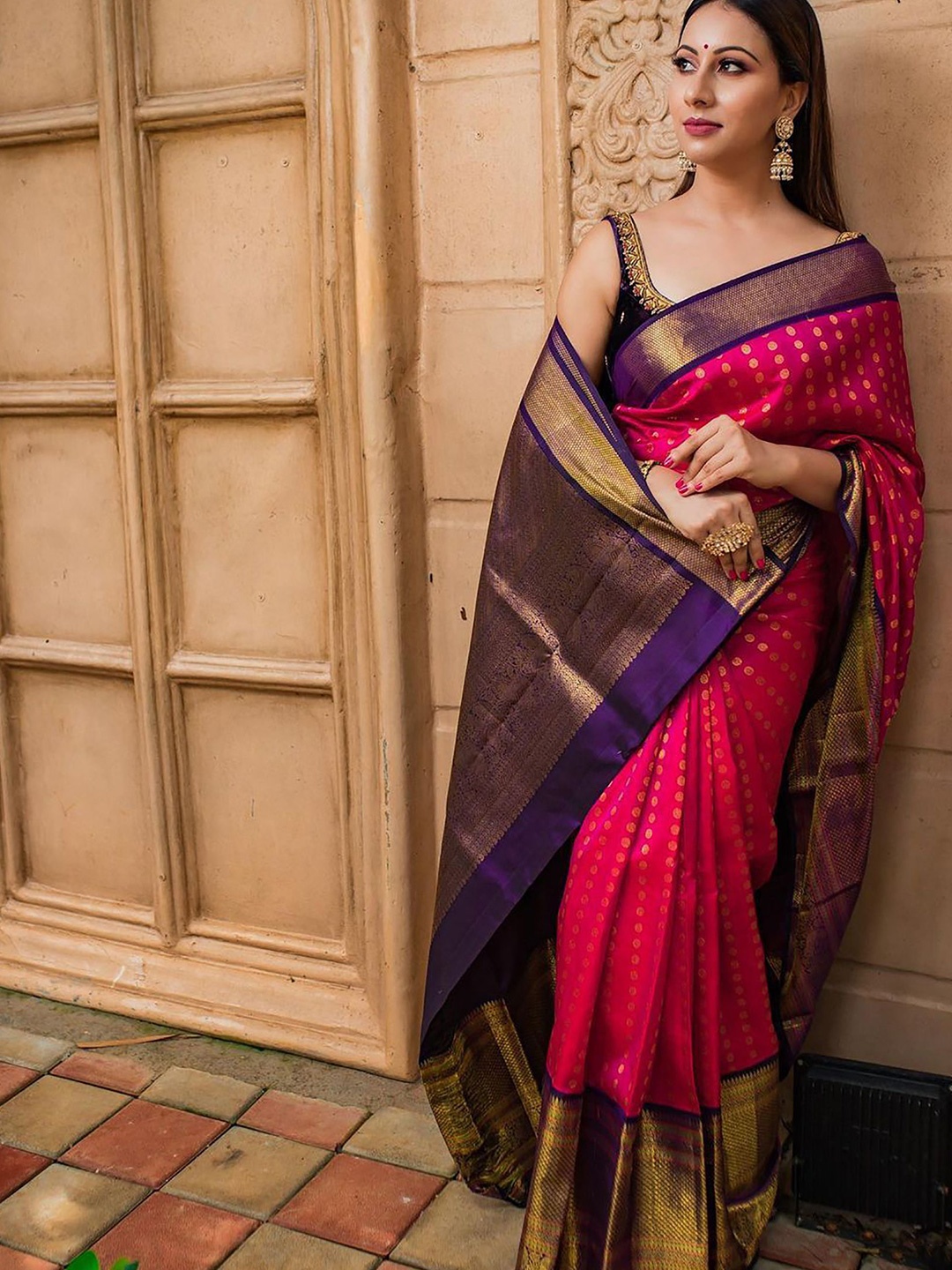 

Anjaneya Sarees Woven Design Zari Silk Blend Banarasi Saree, Pink