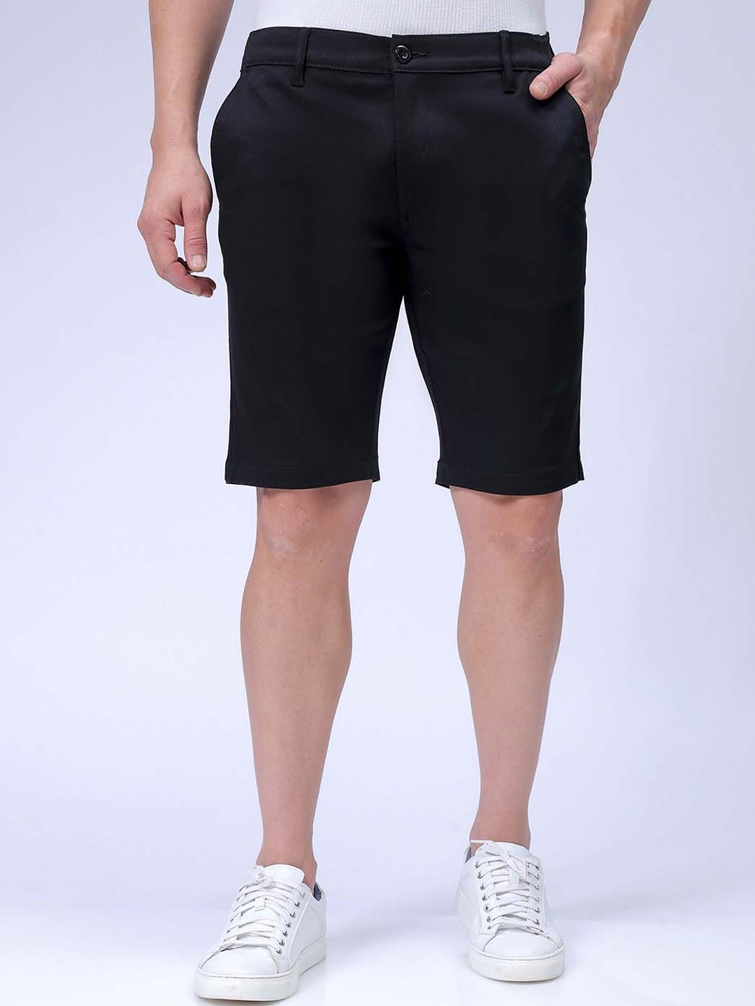 

The Indian Garage Co Men Chino Shorts, Black