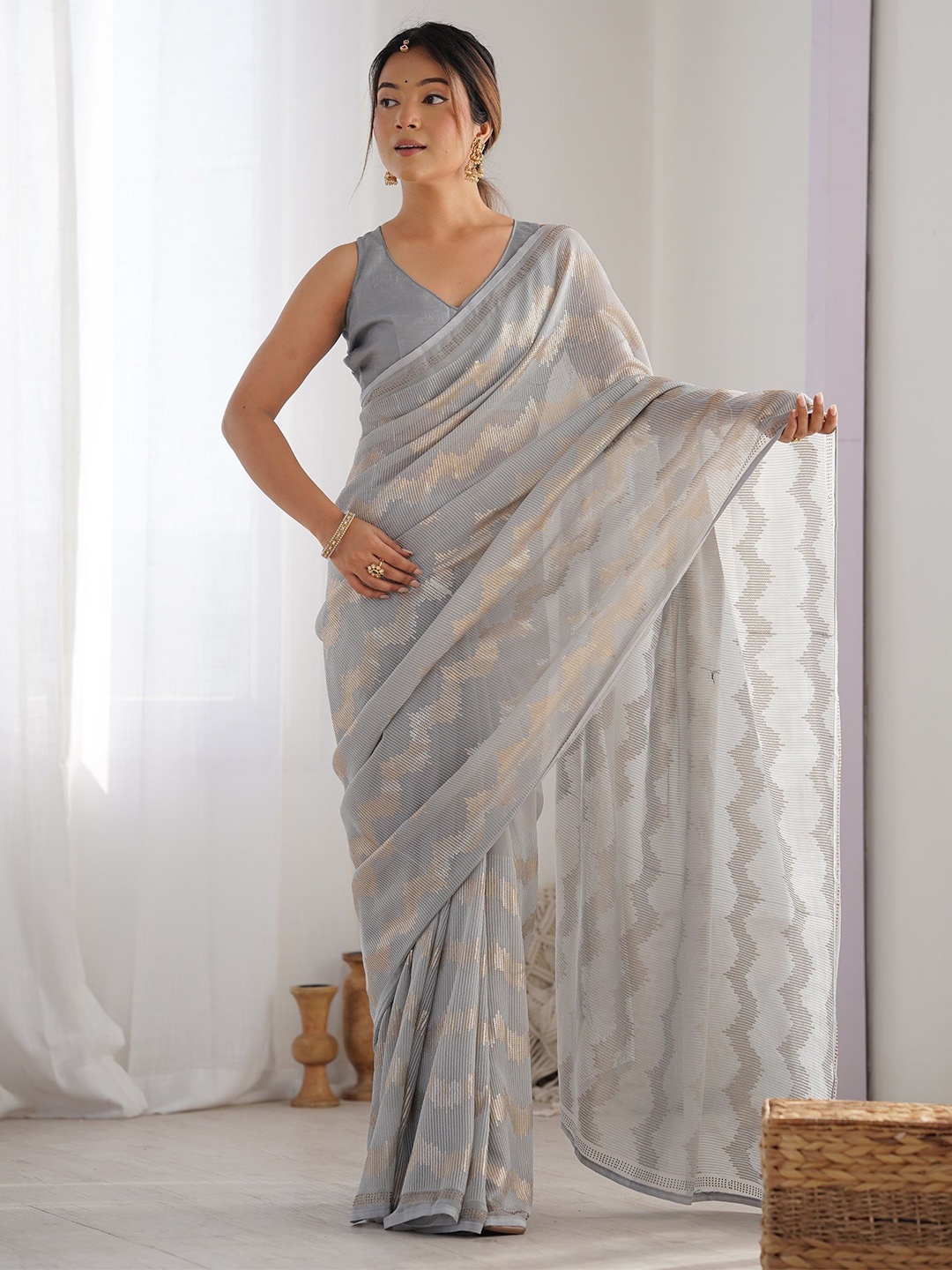 

Moda Rapido Embellished Sequinned Pure Georgette Heavy Work Saree, Grey