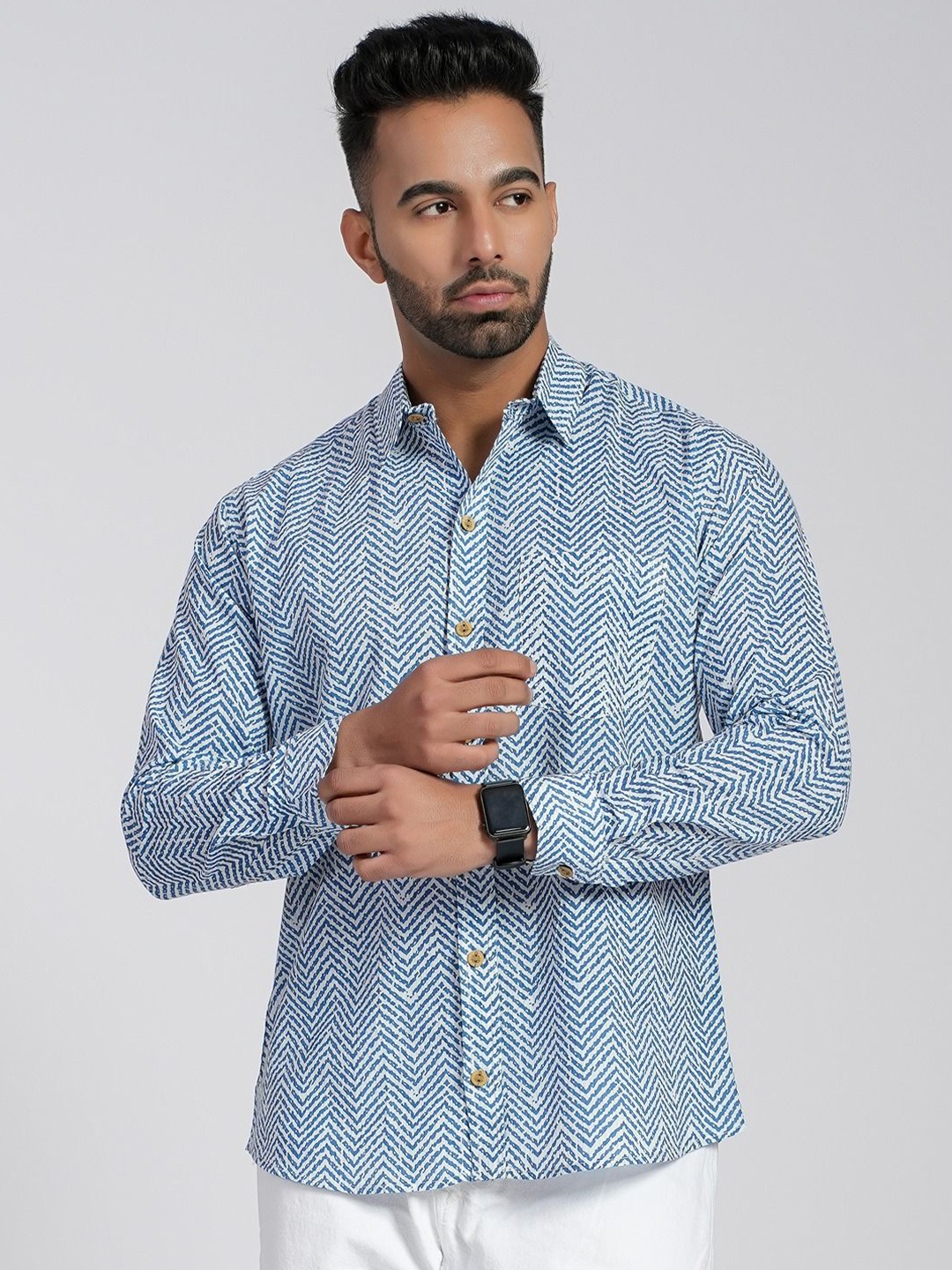 

Cotton Curio Men Comfort Fit Spread Collar Chevron Striped Cotton Casual Shirt, Blue