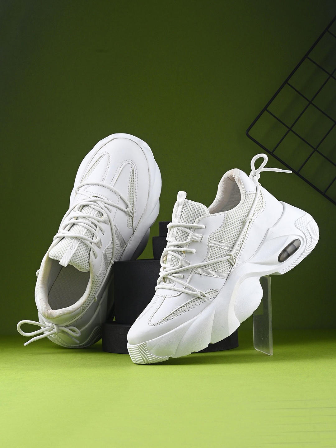 

AfroJack Men Textured Lace-Ups Sneakers, White