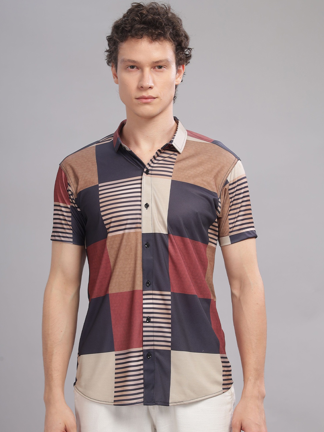 

FABRIPPLE Men Spread Collar Geometric Printed Casual Shirt, Brown