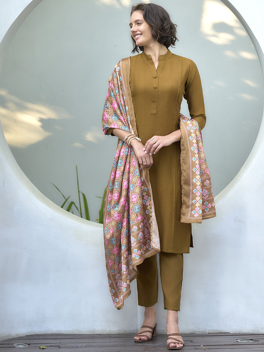 

SHREE LAXMINARAYAN EXPORT Mandarin Collar Panelled Straight Kurta With Trouser & Dupatta, Camel brown