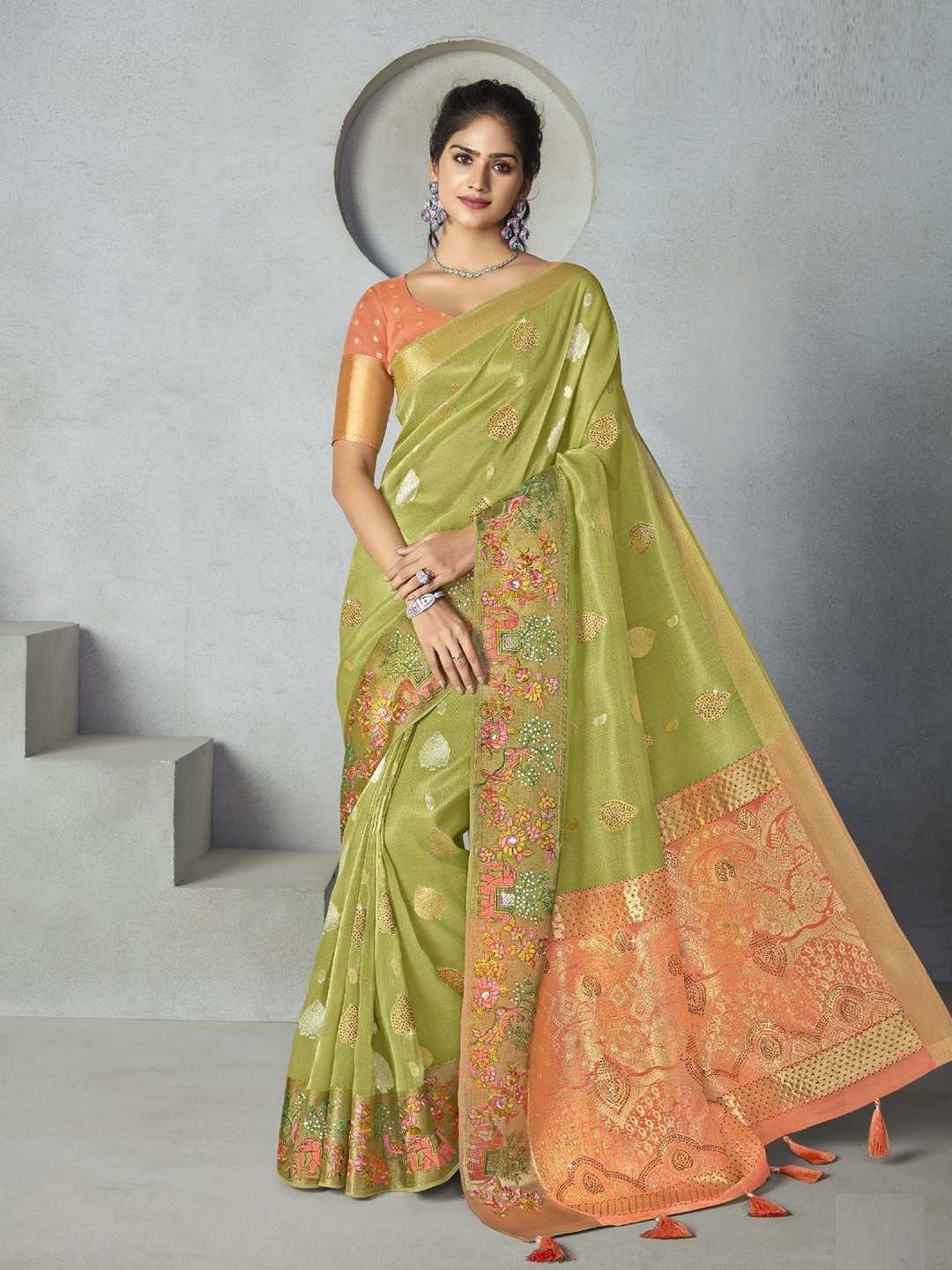 

MAHALASA Woven Design Embroidered Zari Banarasi Saree, Green