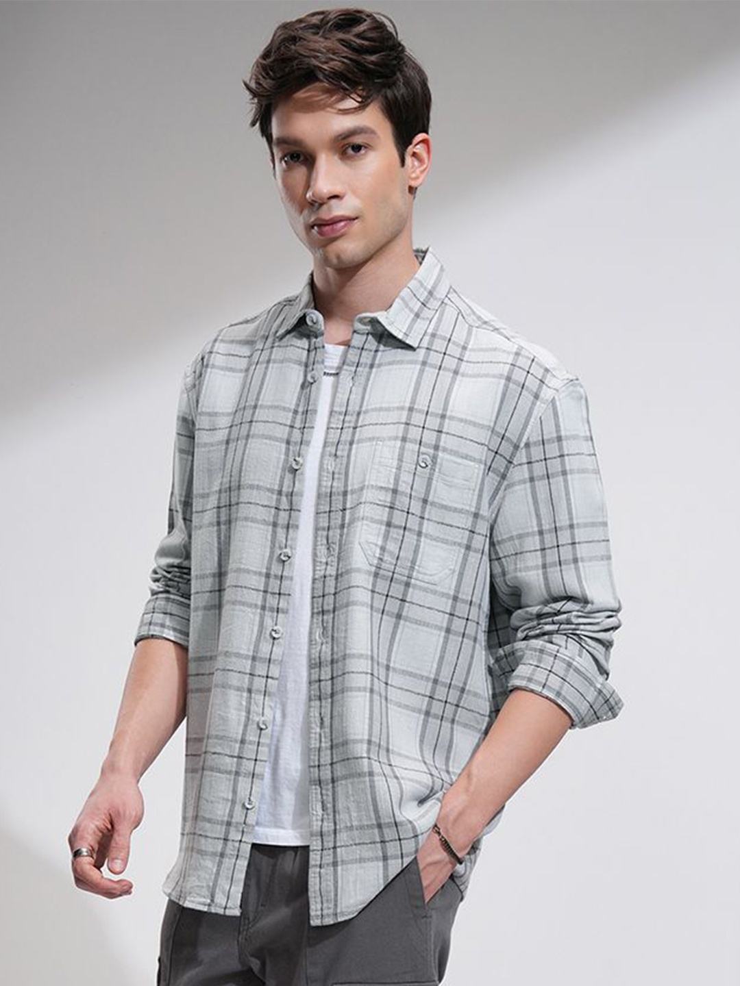 

HIGHLANDER Men Spread Collar Checked Cotton Casual Shirt, Grey