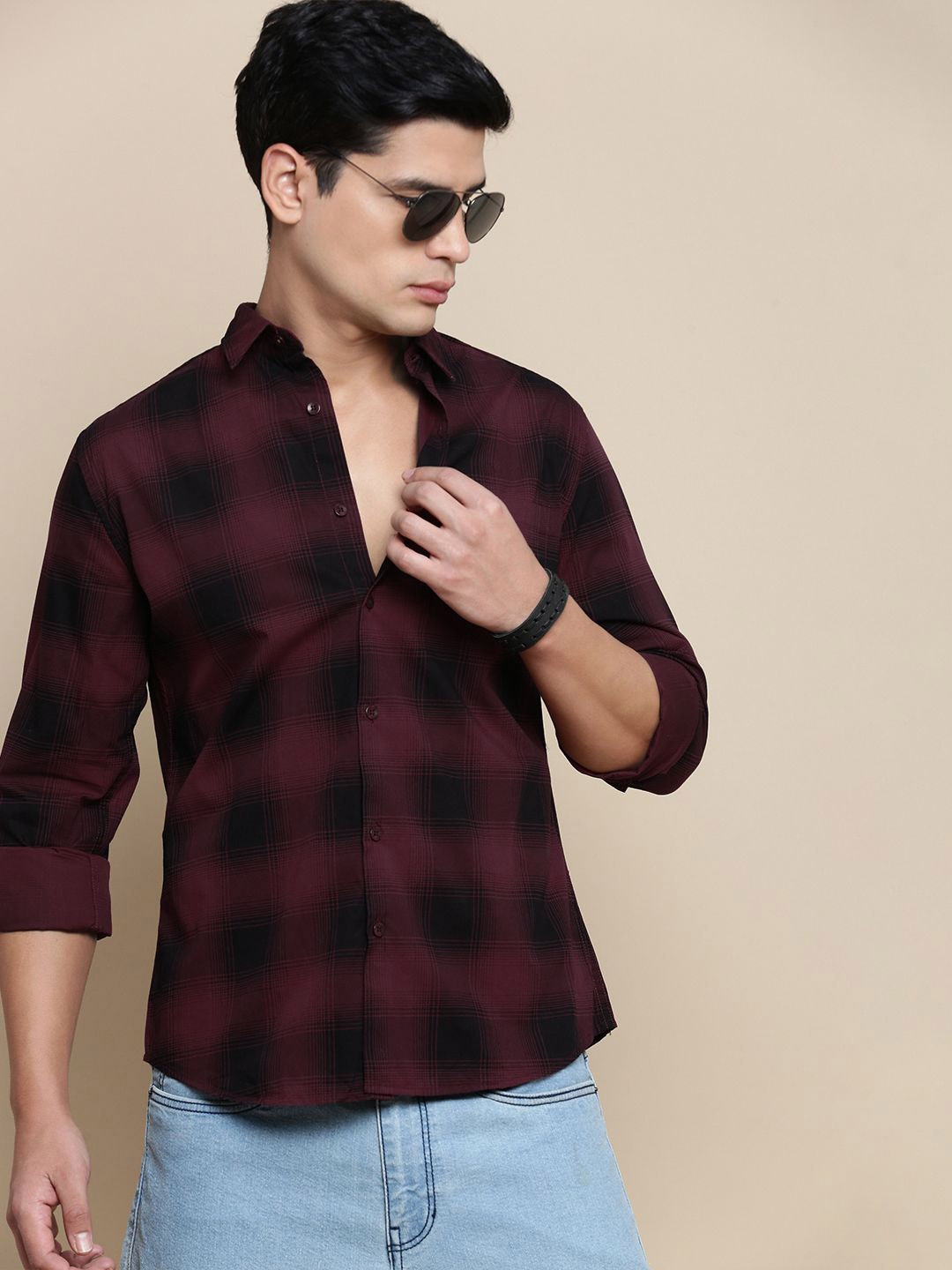 

INVICTUS Men Sport Fit Spread Collar Checked Cotton Casual Shirt, Maroon