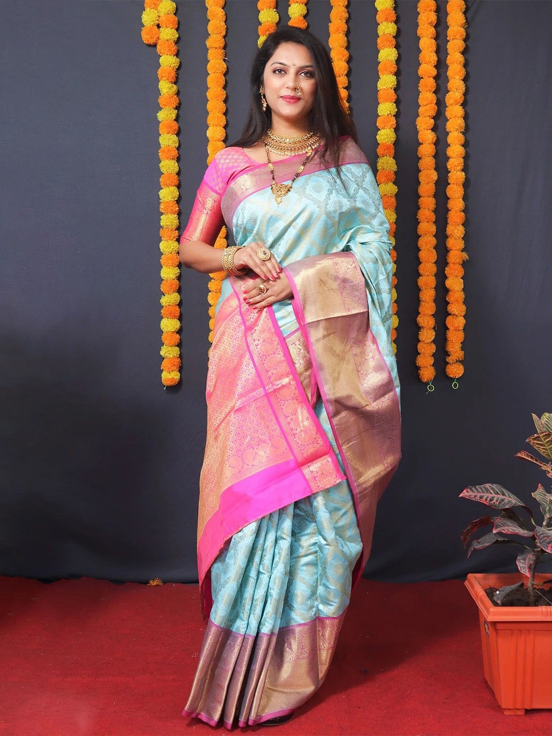 

SILKWEAR Woven Design Zari Banarasi Saree, Sea green