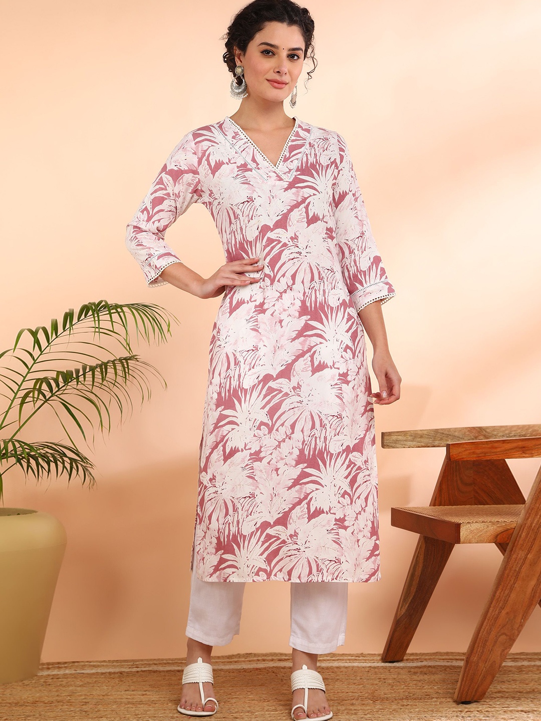 

Maaesa Women Floral Printed Pure Cotton Straight Kurta, Pink