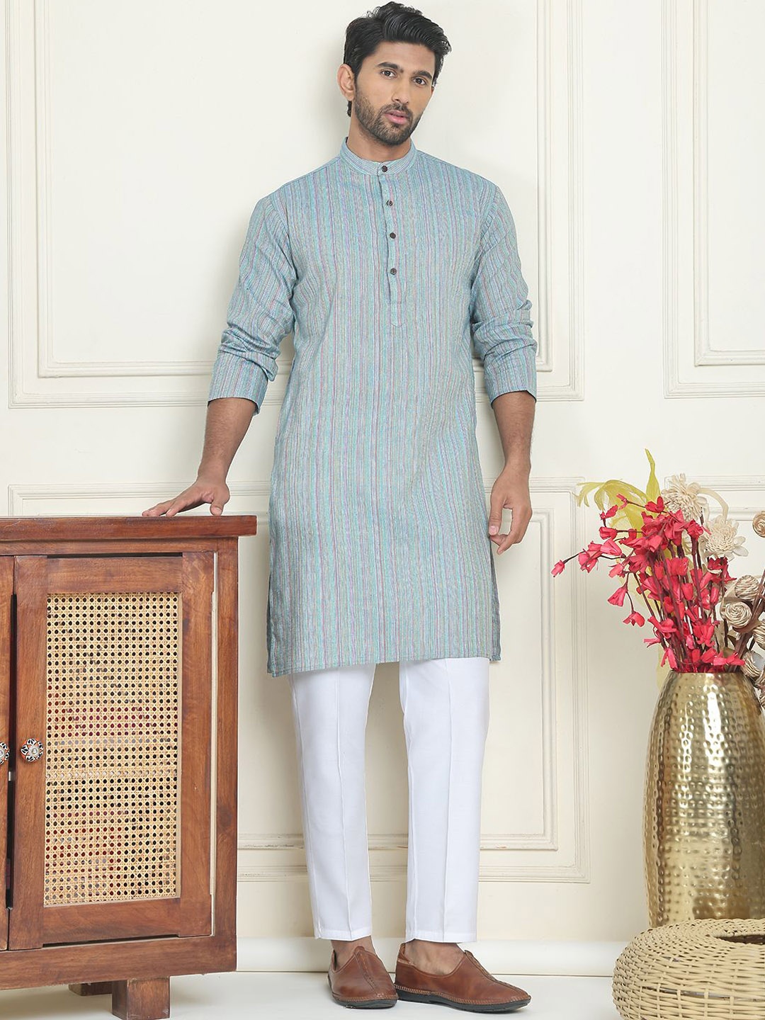 

Anouk Geometric Woven Design Mandarina Collar Kurta With Pyjama, Blue
