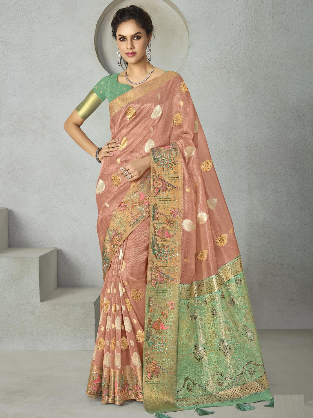 

MAHALASA Woven Design Zari Silk Blend Banarasi Saree, Peach