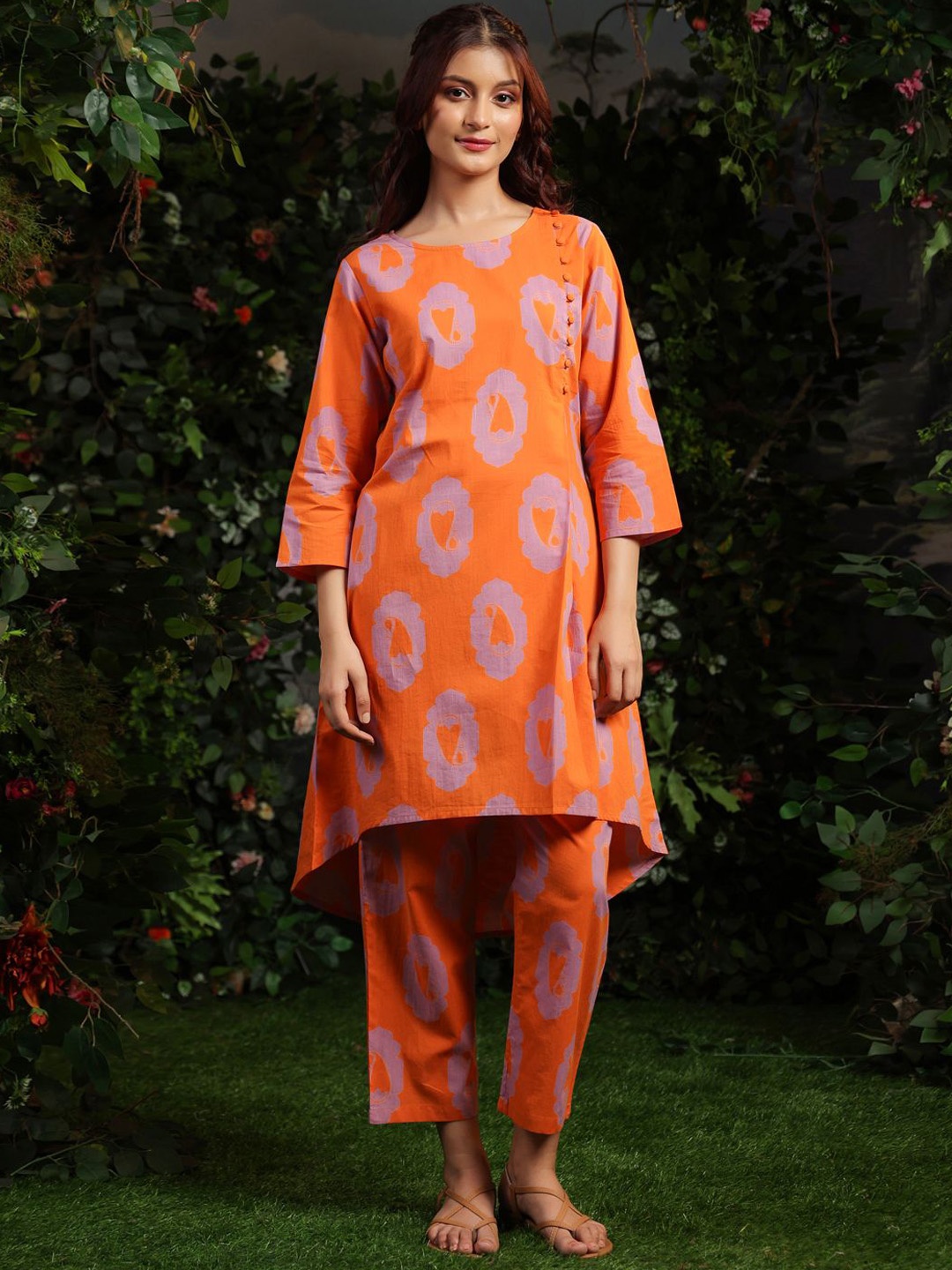 

anayna Women Floral Printed Regular Pure Cotton Kurta with Trousers, Orange