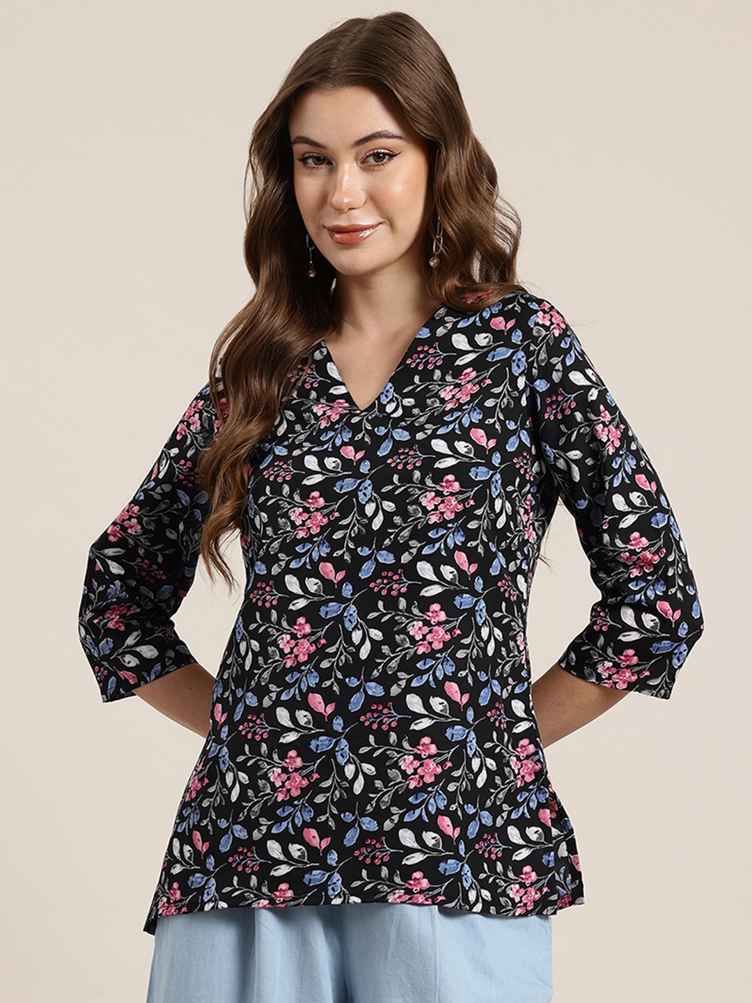 

HERE&NOW Floral Print V-Neck Kurti, Black