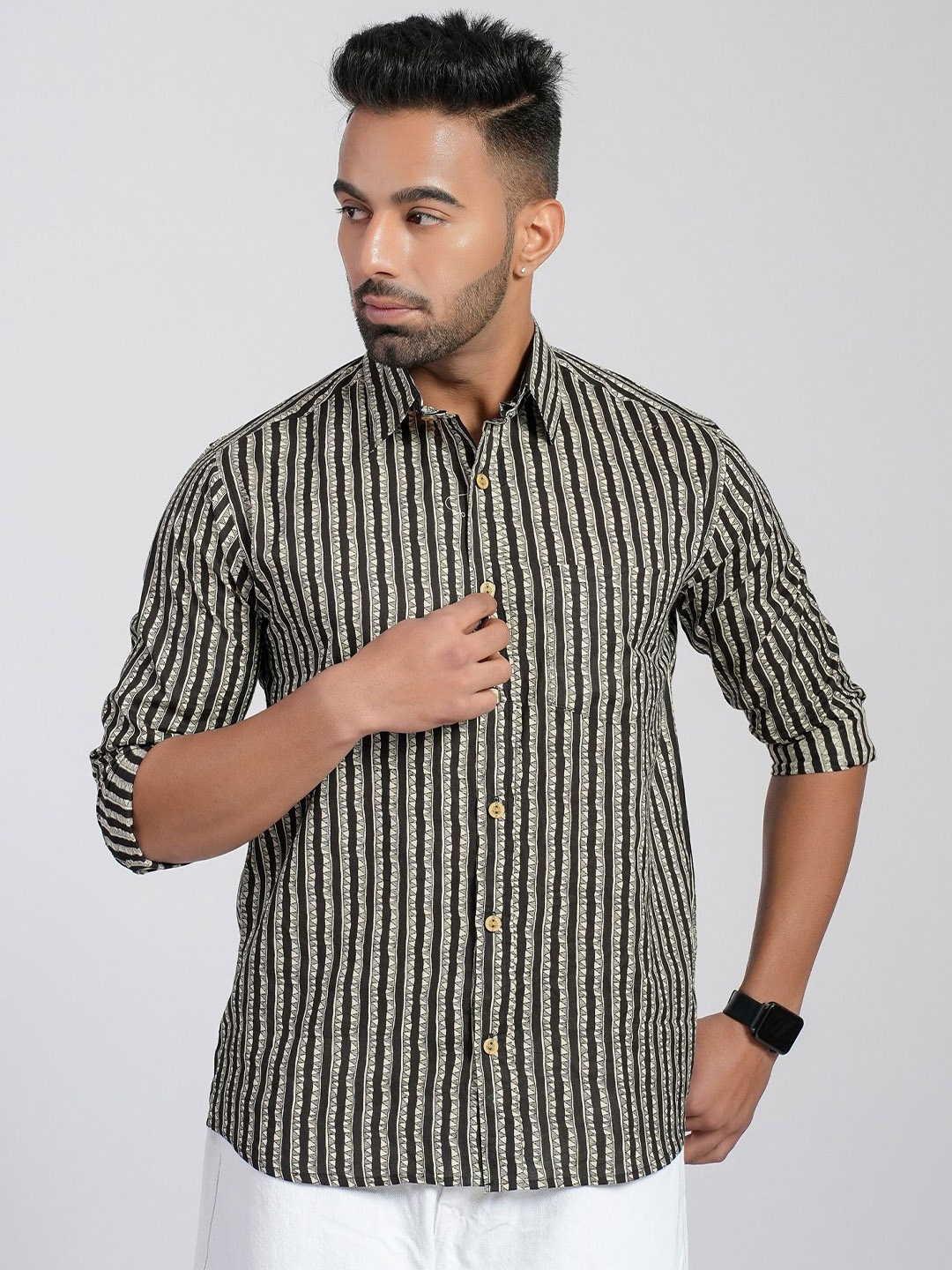 

Cotton Curio Men Comfort Fit Spread Collar Vertical Striped Cotton Casual Shirt, Black