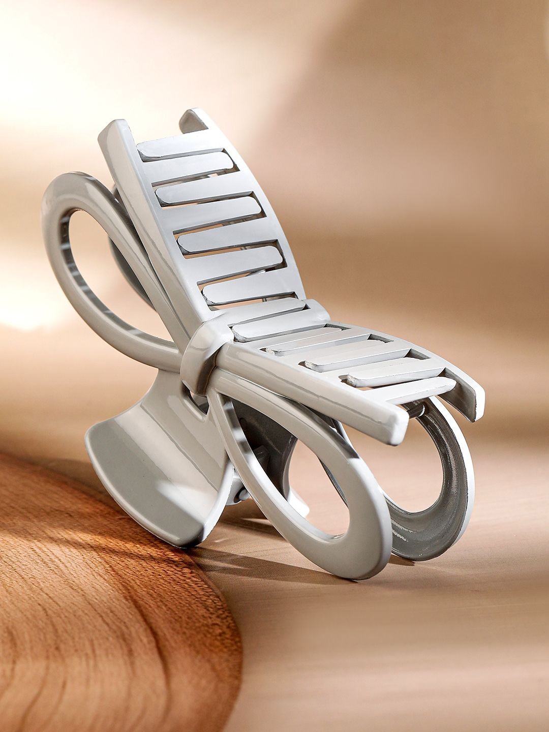 

Rubans Women Glossy White Bow Design Claw Clip