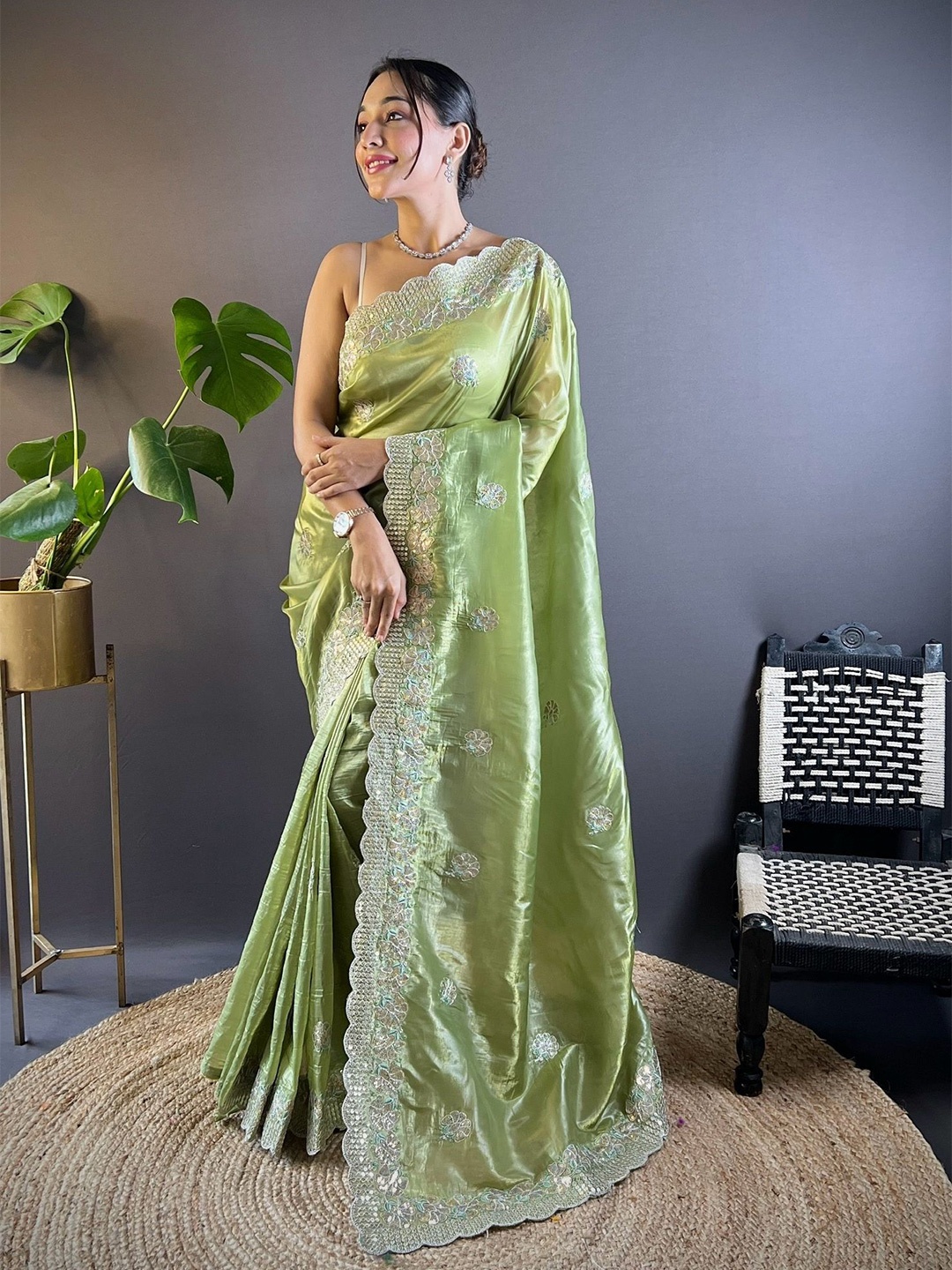 

Vintro Floral Sequinned Silk Blend Saree, Fluorescent green