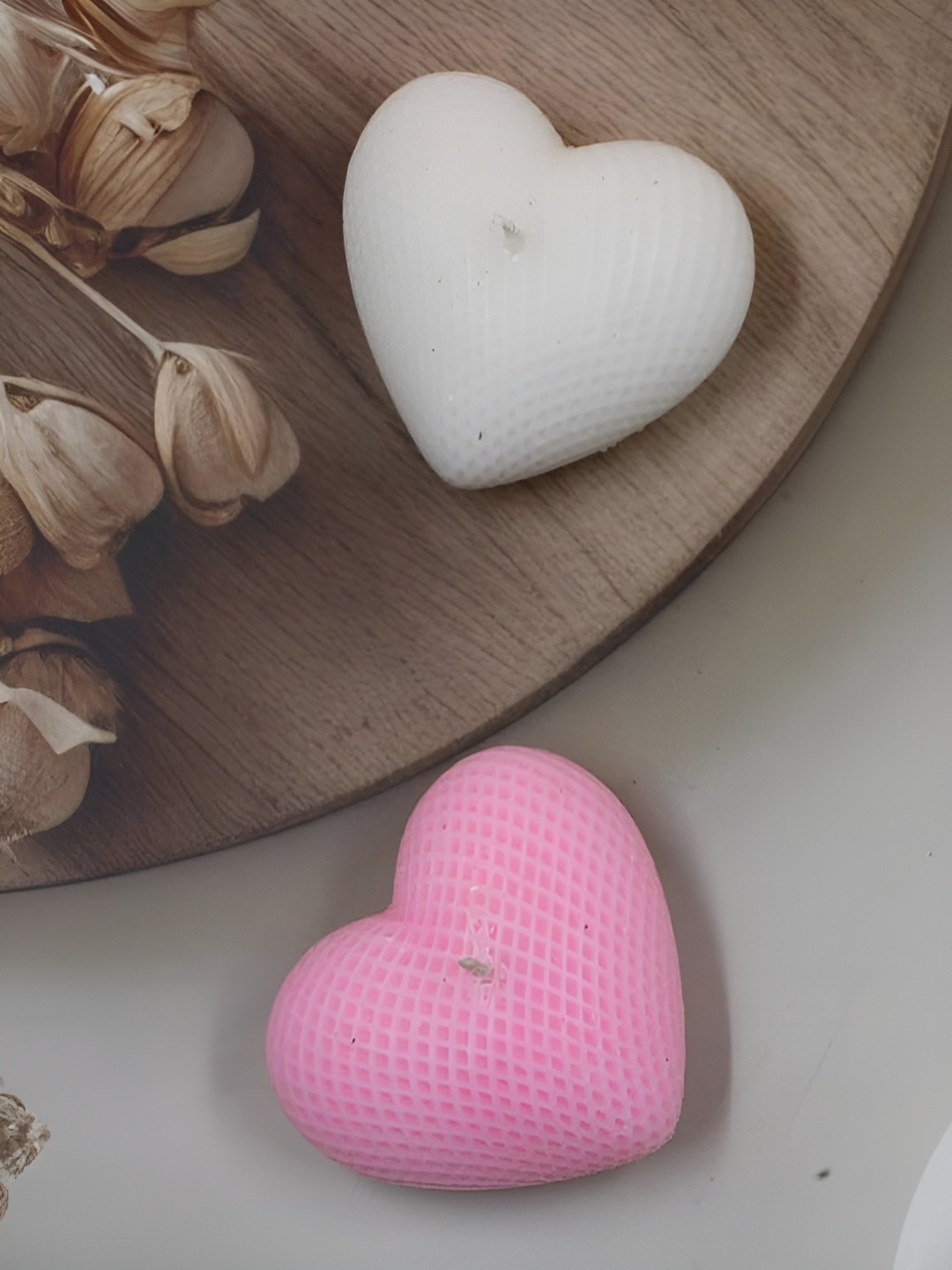 

atorakushon White & Pink 2 pieces Scented Heart Shaped Candles