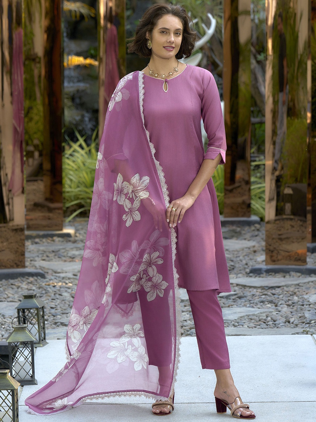 

SHREE LAXMINARAYAN EXPORT Keyhole Neck Panelled A-Line Kurta With Trouser & Dupatta, Pink