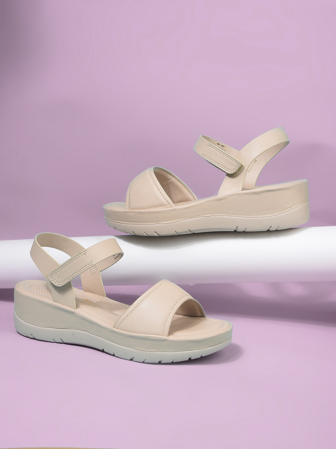 

Bata comfit Women Platform Sandals, Beige