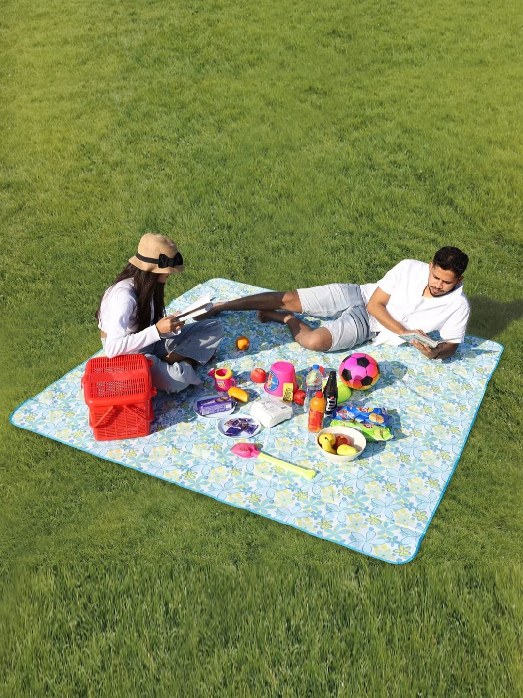 

HOKIPO Blue & White Floral Printed Extra Large Waterproof Picnic Mat