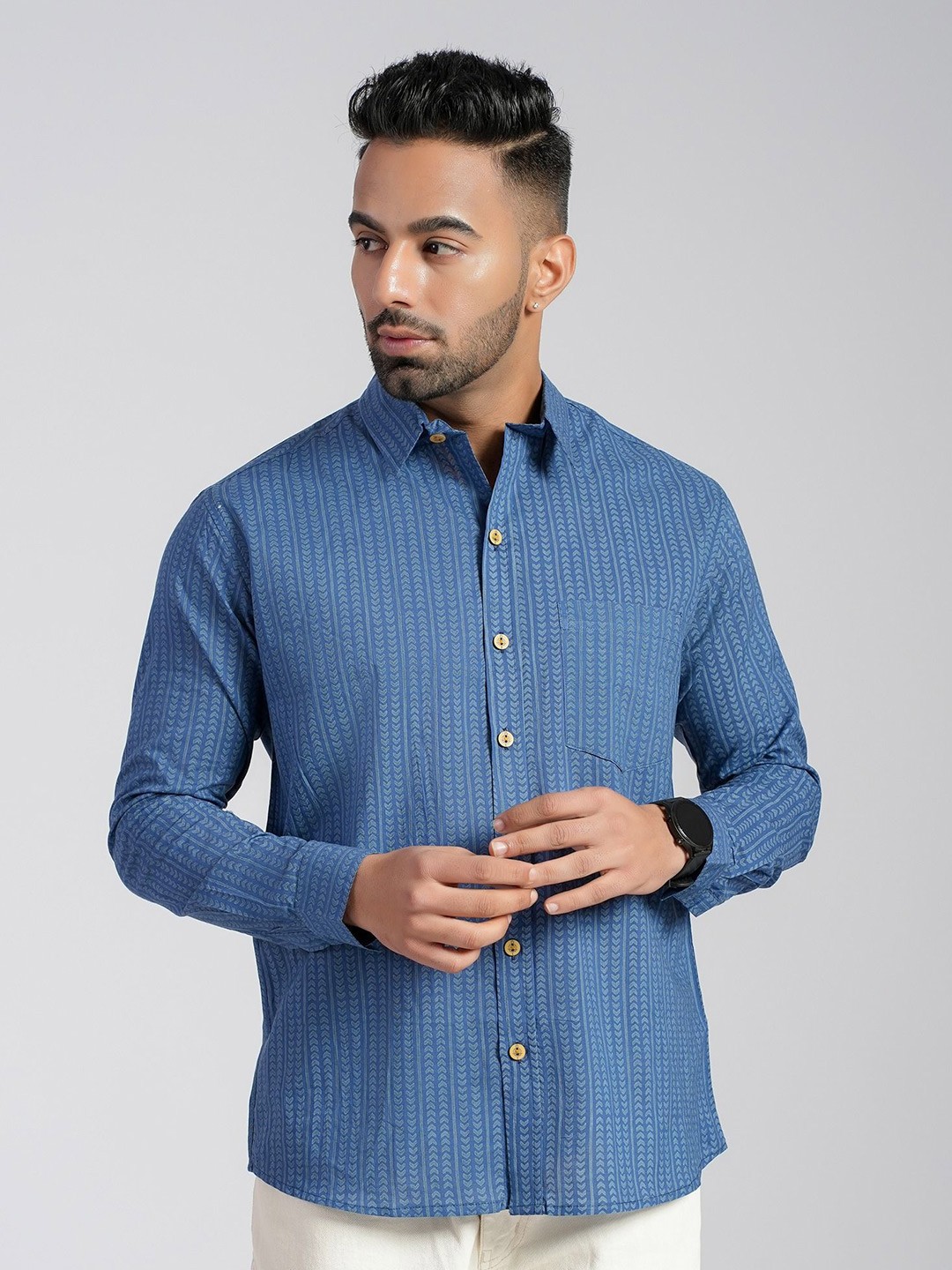

Cotton Curio Men Comfort Fit Spread Collar Vertical Striped Cotton Casual Shirt, Blue