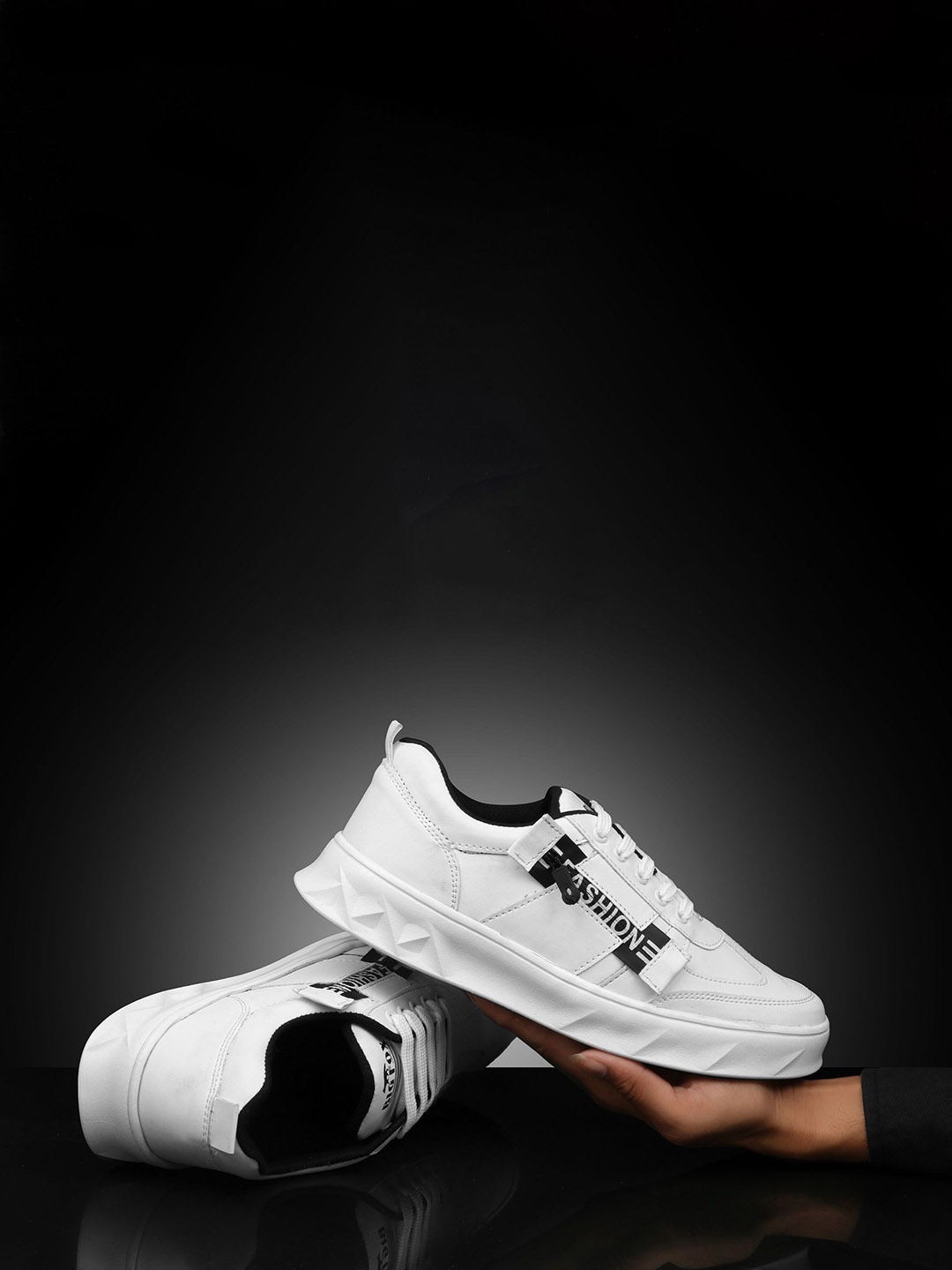 

Big Fox Men Printed Sneakers, White