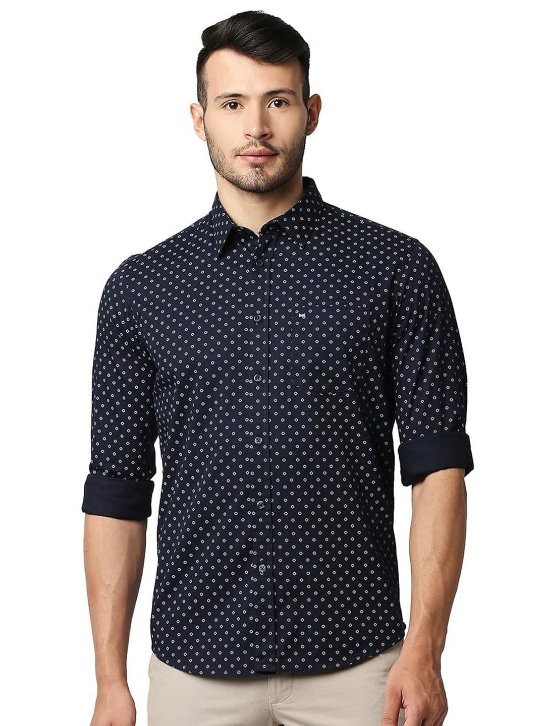 

Basics Men Relaxed Fit Spread Collar Floral Printed Cotton Casual Shirt, Navy blue