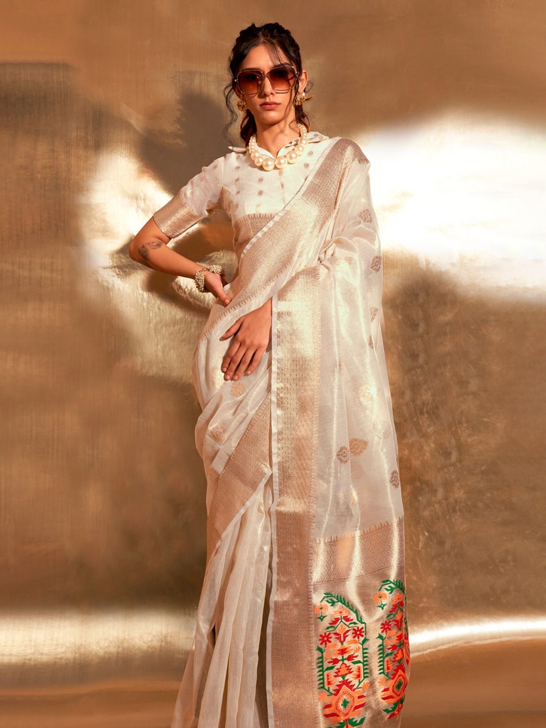 

BLENDIFY Woven Design Zari Banarasi Saree, Off white