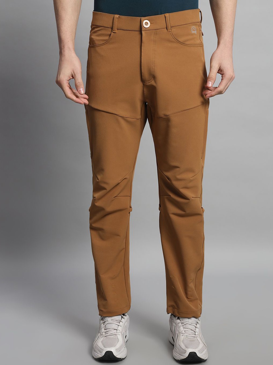 

Reccy Men Relaxed Wrinkle Free Trousers, Tan