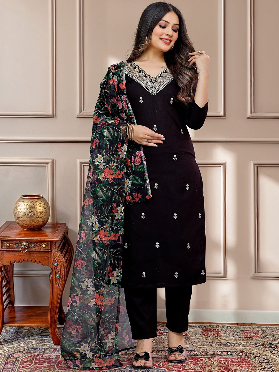 

Moda Rapido Floral Zari Embroidered V Neck Cotton Silk Kurta With Trousers And Dupatta, Black