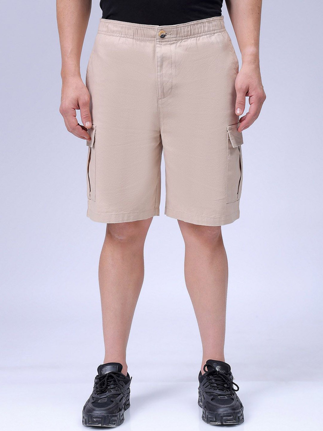 

The Indian Garage Co Men Relaxed Fit Utility Pure Cotton Cargo Shorts, Beige