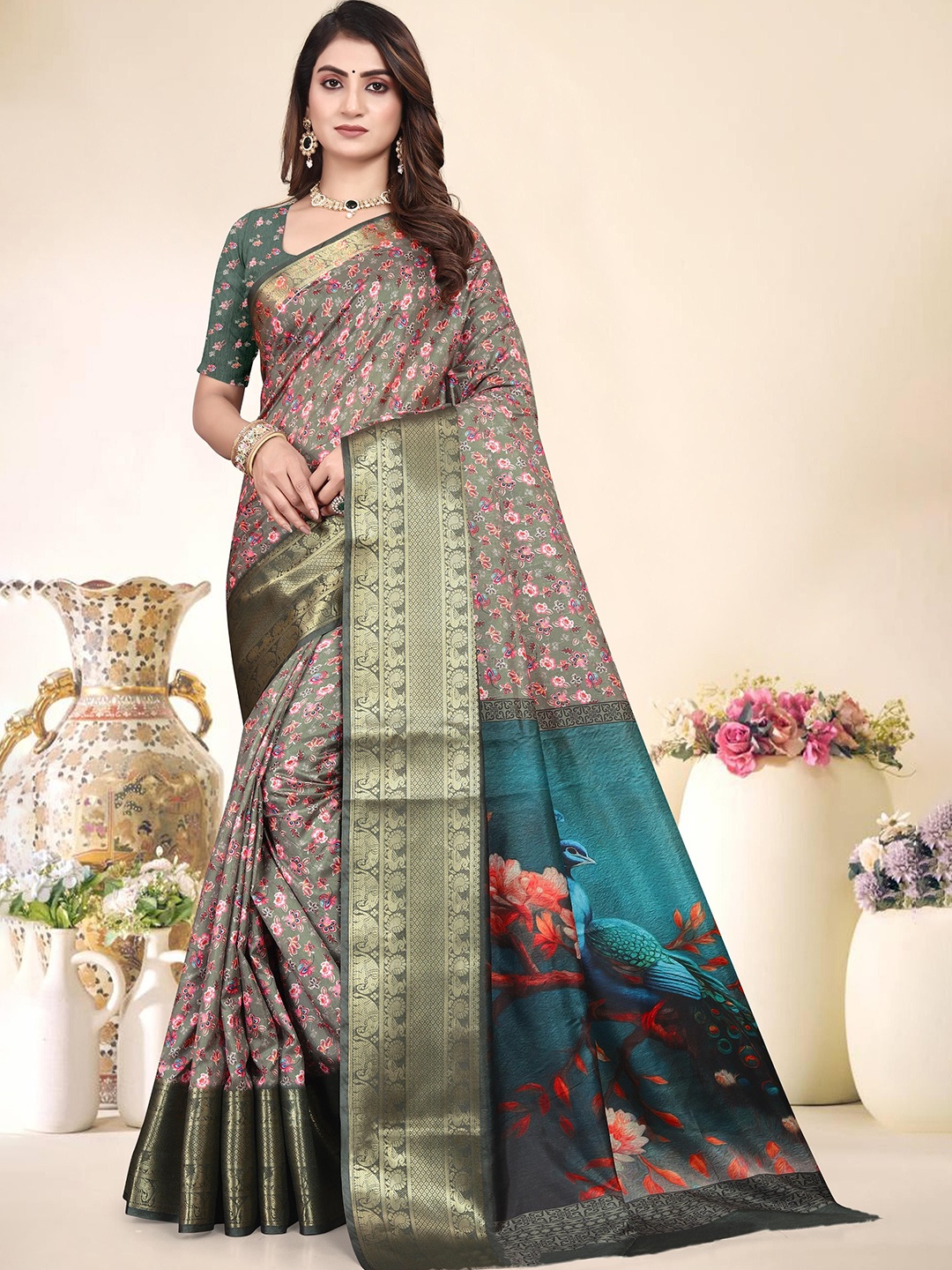 

MAGNEITTA Floral Zari Saree, Grey