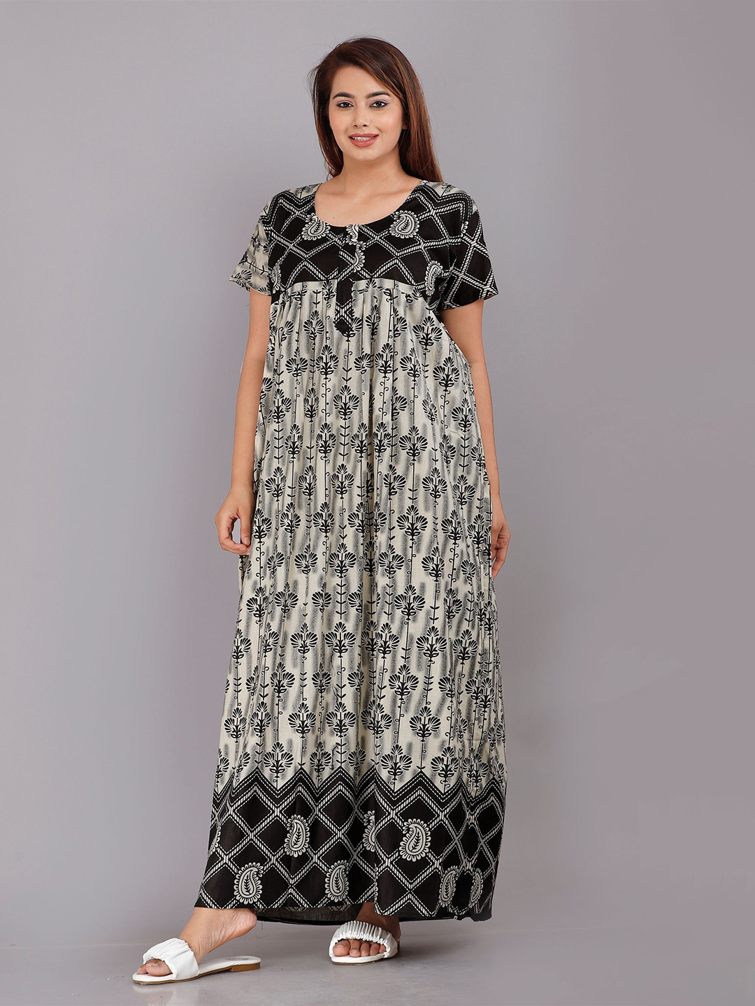 

PR PINK ROYAL Women Printed Maxi Nightdress, White
