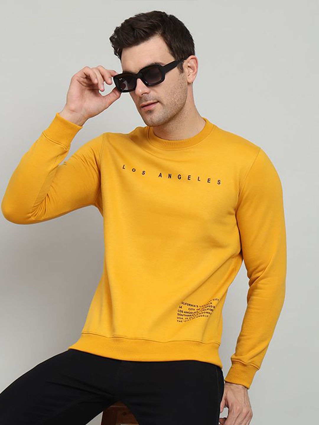

OGEN Men Printed Sweatshirt, Mustard
