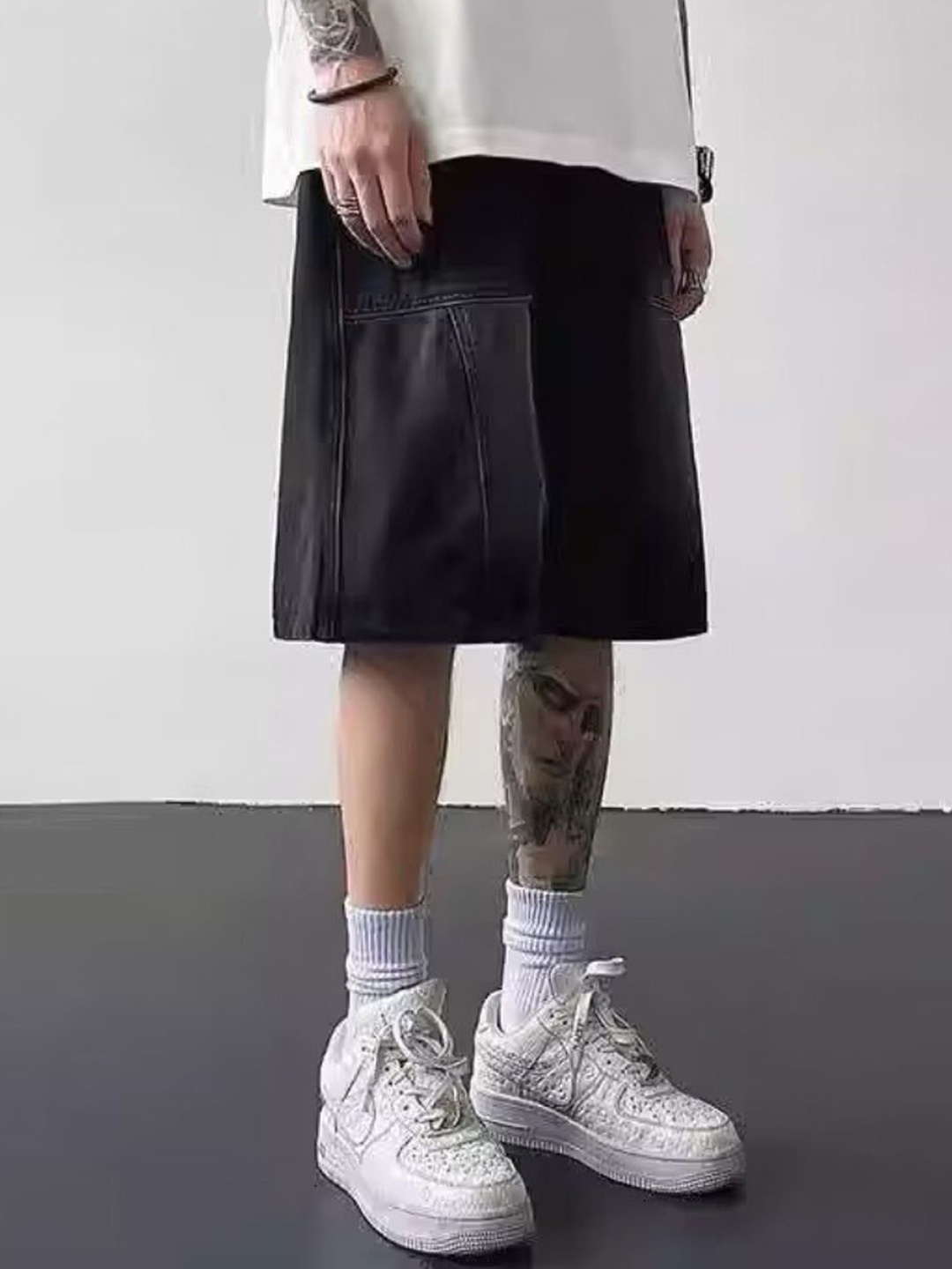 

HERE&NOW Men Loose Fit Modal Denim Shorts, Black
