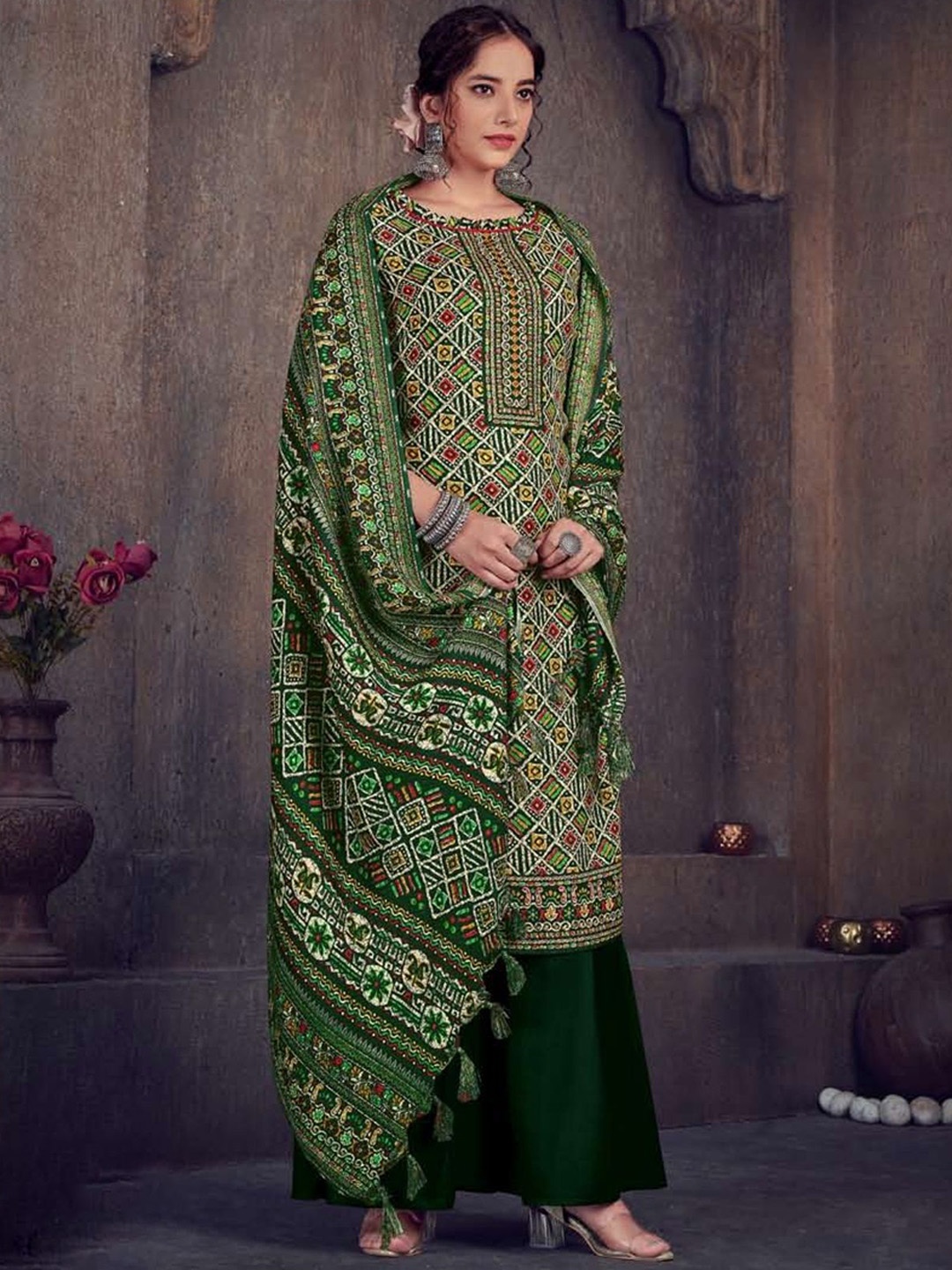 

REET MAHAL Geometric Printed Pashmina Unstitched Dress Material, Green