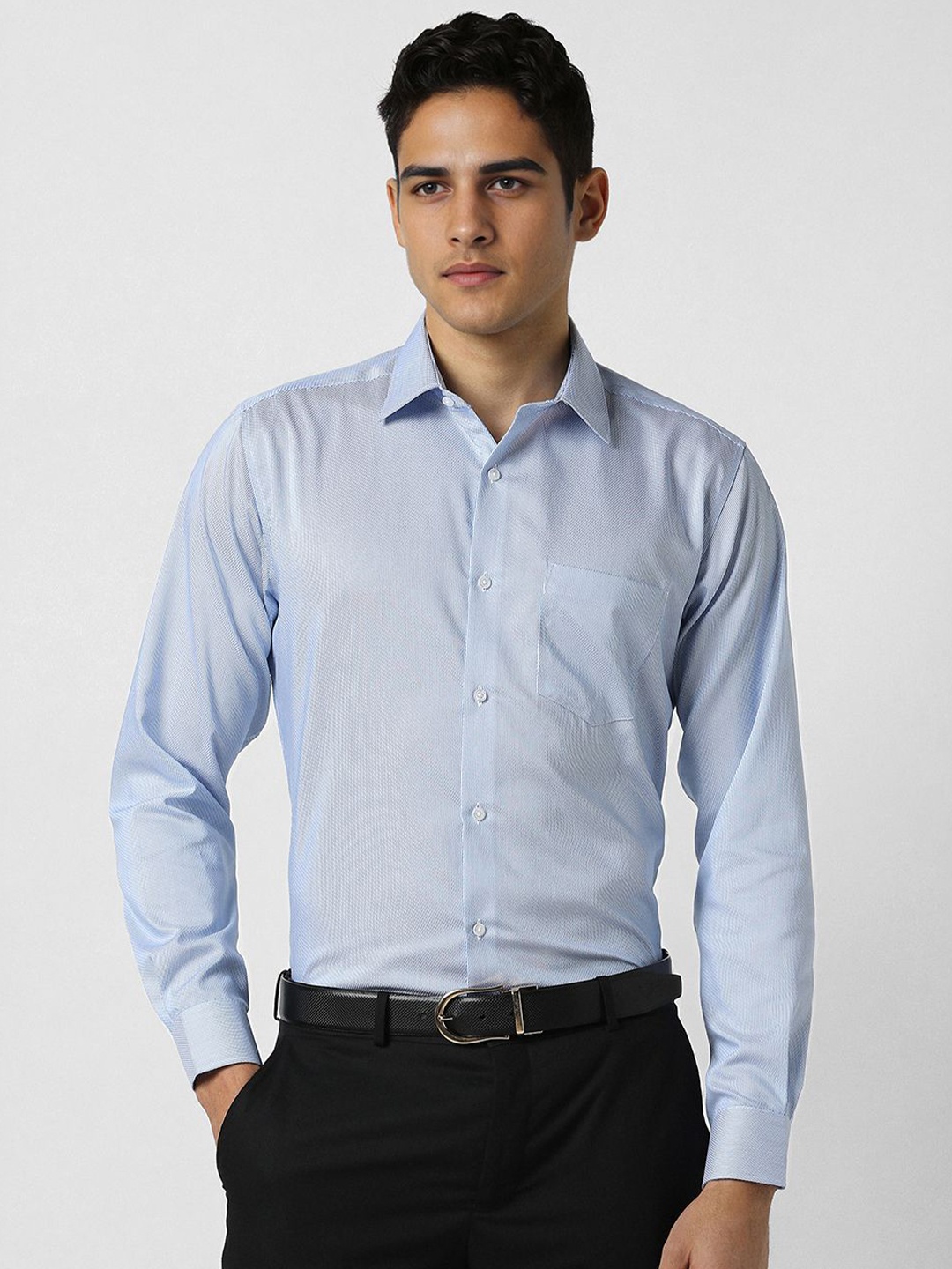 

Van Heusen Men Pinstripes Opaque Formal Shirt, Blue