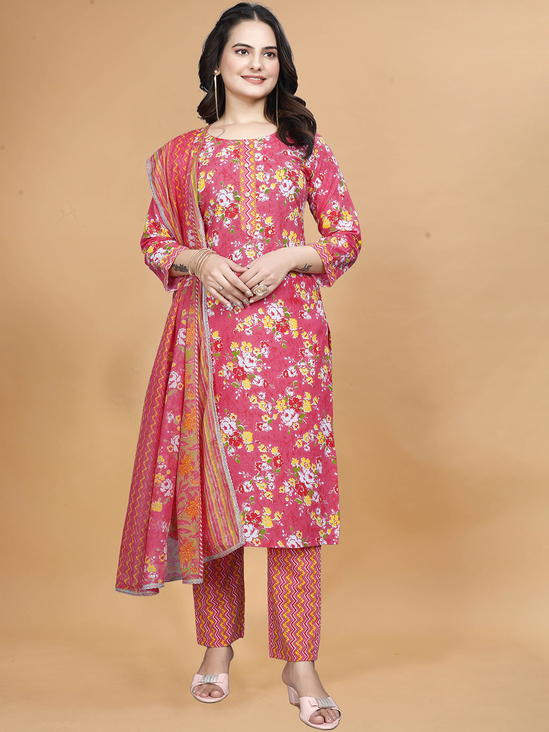 

Siya Fashion Floral Printed Straight Kurta With Trouser & Dupatta, Pink