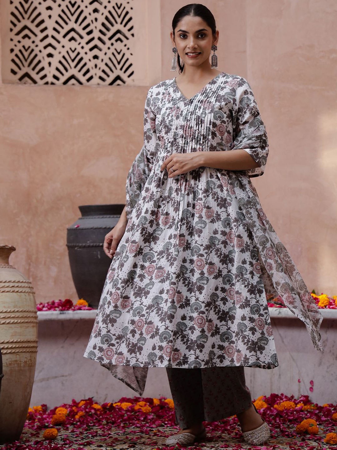 

Sangria Off White Floral Printed V-Neck Pleated Anarkali Pure Cotton Kurta With Palazzos
